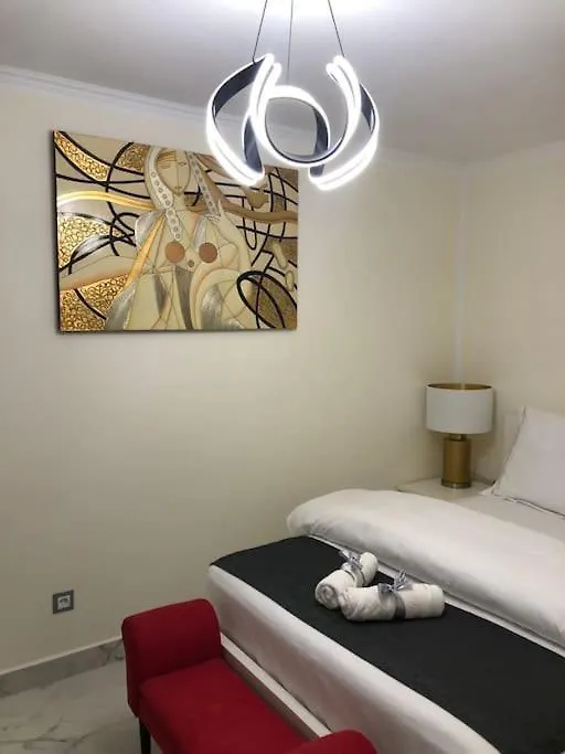 Unique Apartment La Pineda 0*,