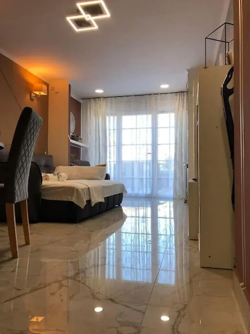 Unique Apartment La Pineda 0*,
